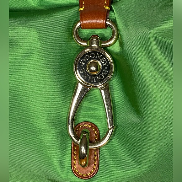 DOONEY & BOURKE LARGE NYLON & LEATHER LOGO LOCK SHOULDER BAG - Picture 6 of 16